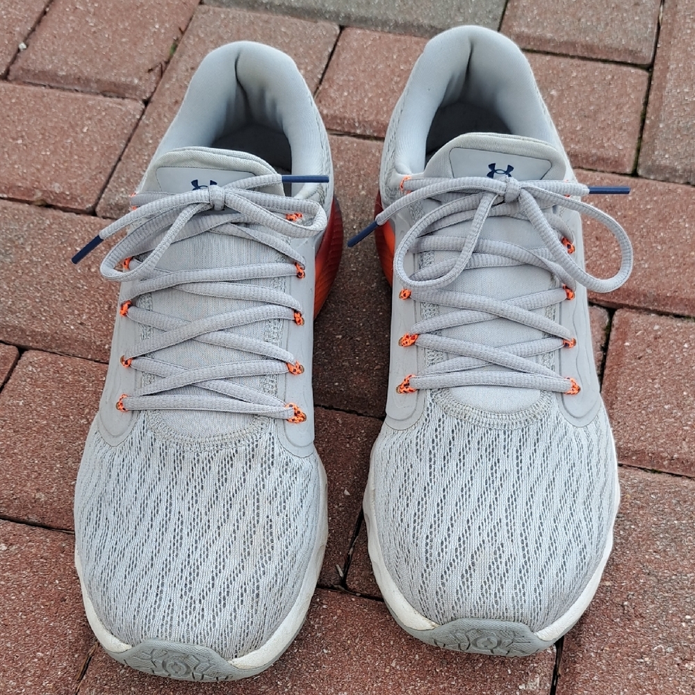 Under Armour Men's Gray and Orange Running Shoes size 11.5D, Gray